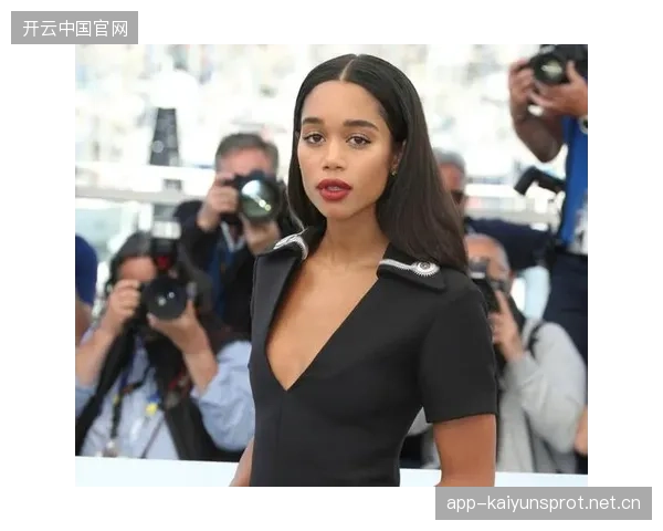 网友爆料知名球星夜会神秘女：照片流出